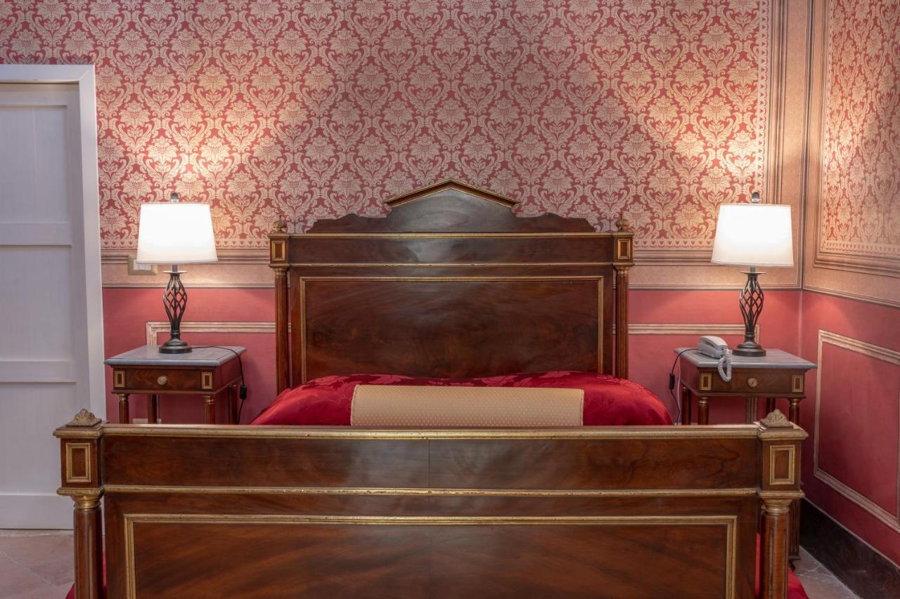 Hotel Il Cavaliere Al Borgo Antico Copertino Exterior foto