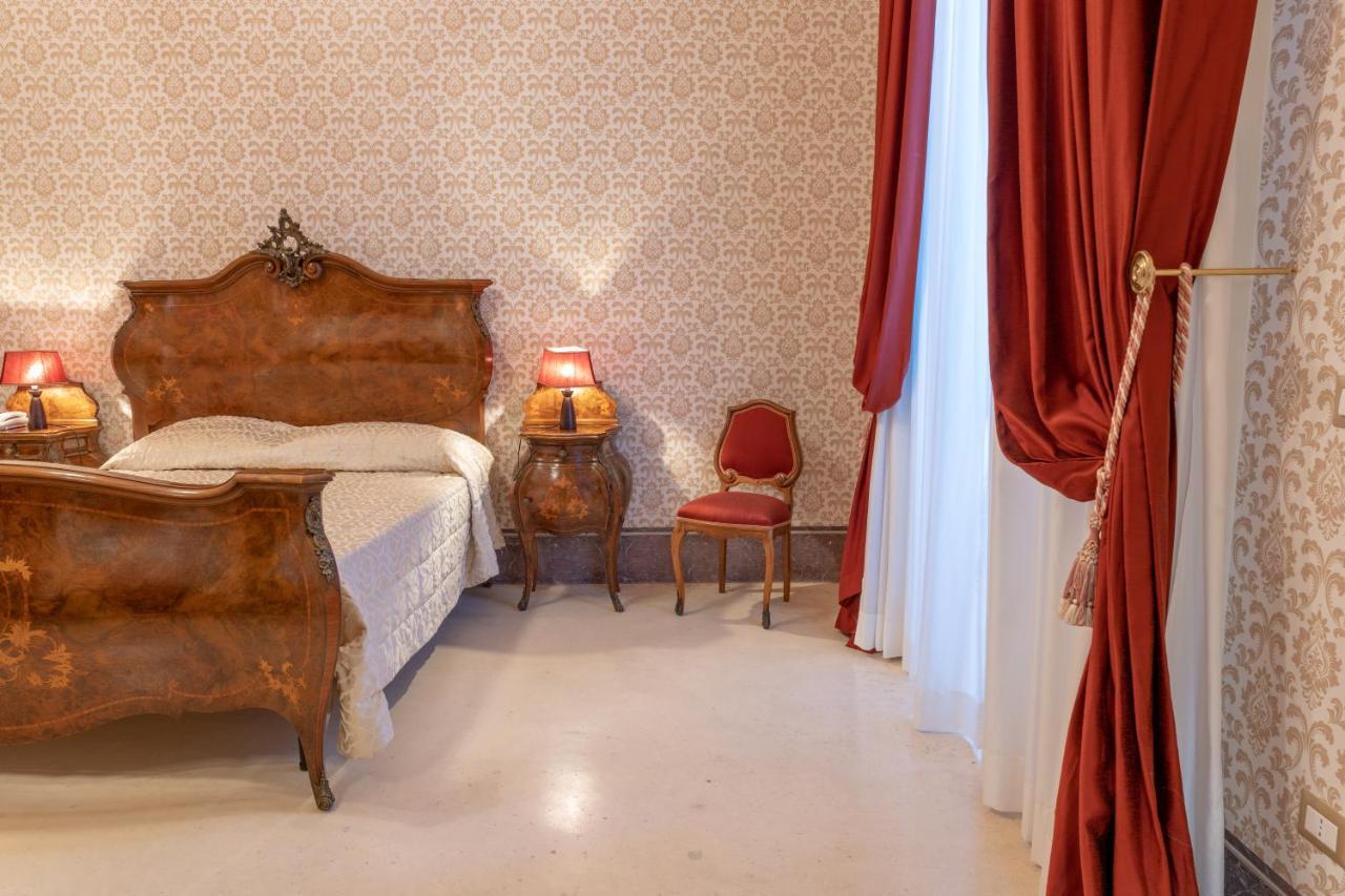 Hotel Il Cavaliere Al Borgo Antico Copertino Exterior foto