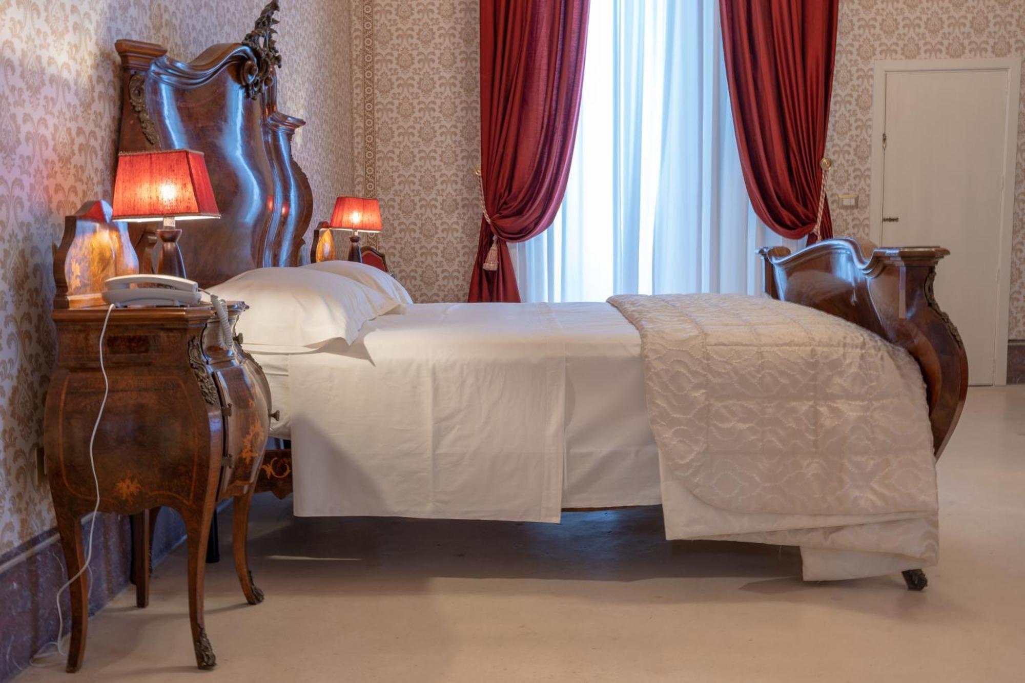 Hotel Il Cavaliere Al Borgo Antico Copertino Exterior foto